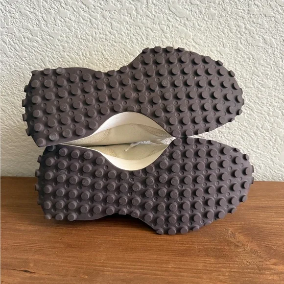 New Balance 327 in Suede Beige Sea Salt (Women’s) - Picture 6 of 7